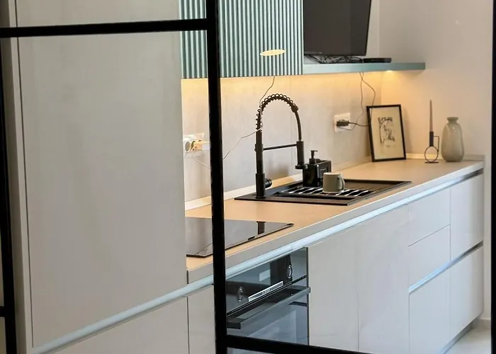 Designer Frame Apartment *