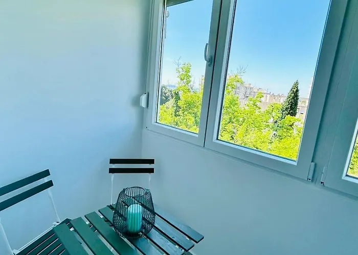 Designer Frame Split