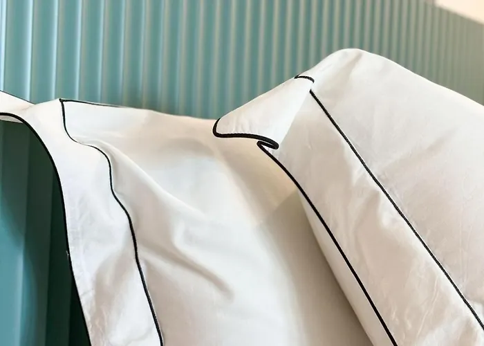 Designer Frame Apartment Split