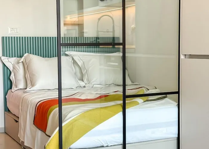 Apartment Designer Frame Split