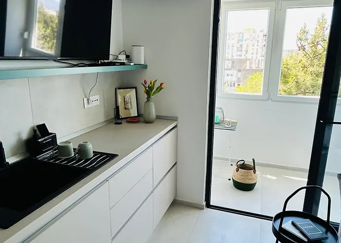 Designer Frame Apartment *