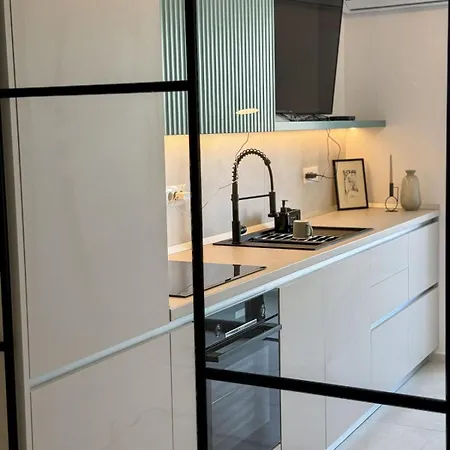 Designer Frame Apartment *